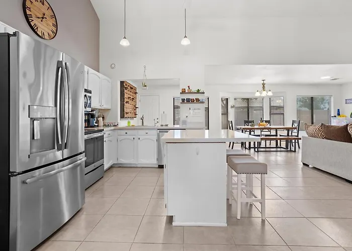 Spacious Stunning Ranch House, Hot-tub And Private Basketball Court, Near Westworld, Tpc Scottsdale