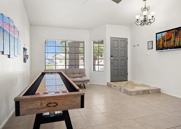 Spacious Stunning Ranch House, Hot-tub And Private Basketball Court, Near Westworld, Tpc