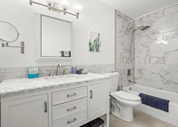 Spacious Stunning Ranch House, Hot-tub And Private Basketball Court, Near Westworld, Tpc